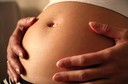 Engravidar três meses após aborto espontâneo ou induzido não aumenta os riscos, revela estudo